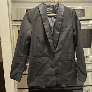 NWOT black H&M  tuxedo blazer